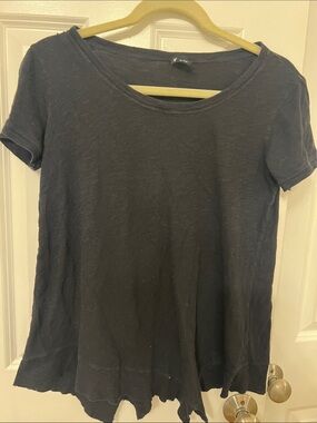 W by Wilt Black Short Sleeve uneven hem Crewneck Tee